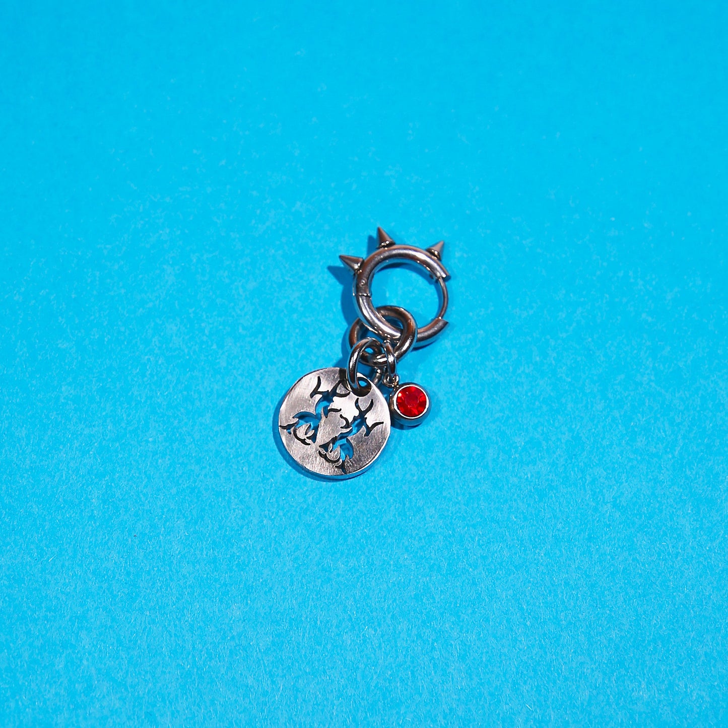 Boucles d'oreilles Y2K. Boucles d'oreilles punk. Boucles d'oreilles rock. Boucles d'oreilles glam rock. Boucles d'oreilles grunge. Bijoux y2k. Bijoux punk. Bijoux rock. Bijoux glam rock. Bijoux grunge. Boucle d'oreille gothique. Boucles d'oreille gothiques. Bijoux gothiques. Boucle d'oreille techno. Bijoux techno. I hate models merch. disco inferno merch. disco inferno bijoux.