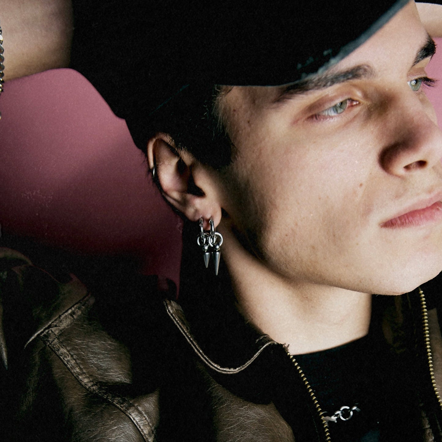 Bijoux y2k. Bijoux punk. Bijoux rock. Bijoux glam rock. Bijoux grunge. Boucles d'oreilles Y2K. Boucles d'oreilles punk. Boucles d'oreilles rock. Boucles d'oreilles glam rock. Boucles d'oreilles grunge. Boucle d'oreille made in France. Boucle Bijoux made in France.