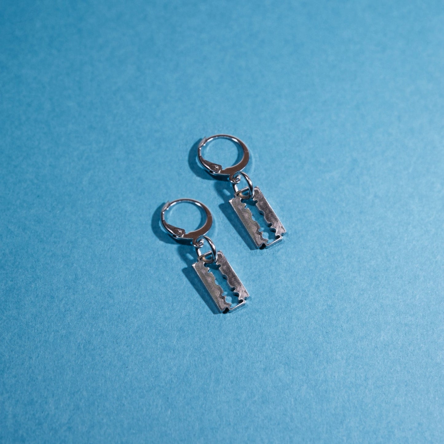 Bijoux y2k. Bijoux punk. Bijoux rock. Bijoux glam rock. Bijoux grunge. Boucles d'oreilles Y2K. Boucles d'oreilles punk. Boucles d'oreilles rock. Boucles d'oreilles glam rock. Boucles d'oreilles grunge. Boucles d'oreille unisex. Boucles d'oreille techno. Bijoux techno.