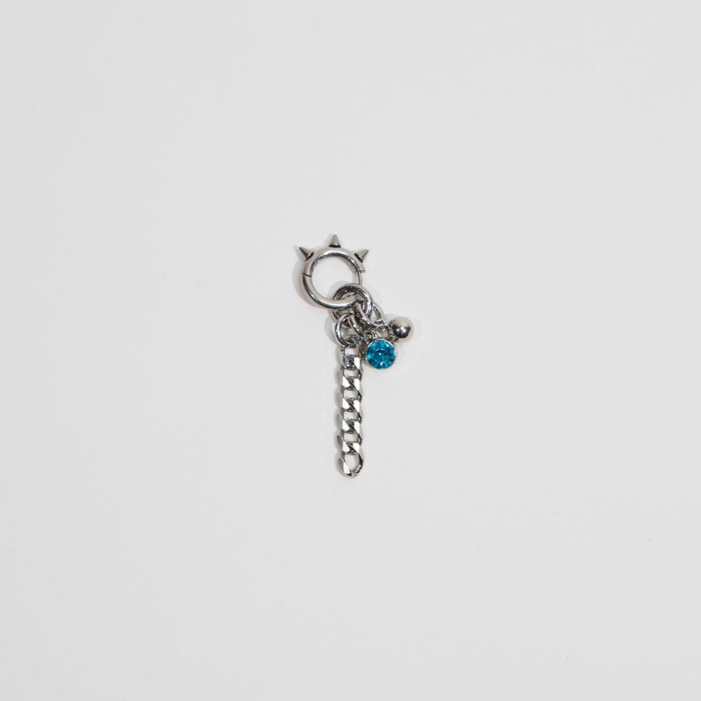 Boucle d'oreille en acier inoxydable, avec strass/diamant. Bijoux y2k. Bijoux punk. Bijoux rock. Bijoux glam rock. Bijoux grunge. Boucles d'oreilles Y2K. Boucles d'oreilles punk. Boucles d'oreilles rock. Boucles d'oreilles glam rock. Boucles d'oreilles grunge.