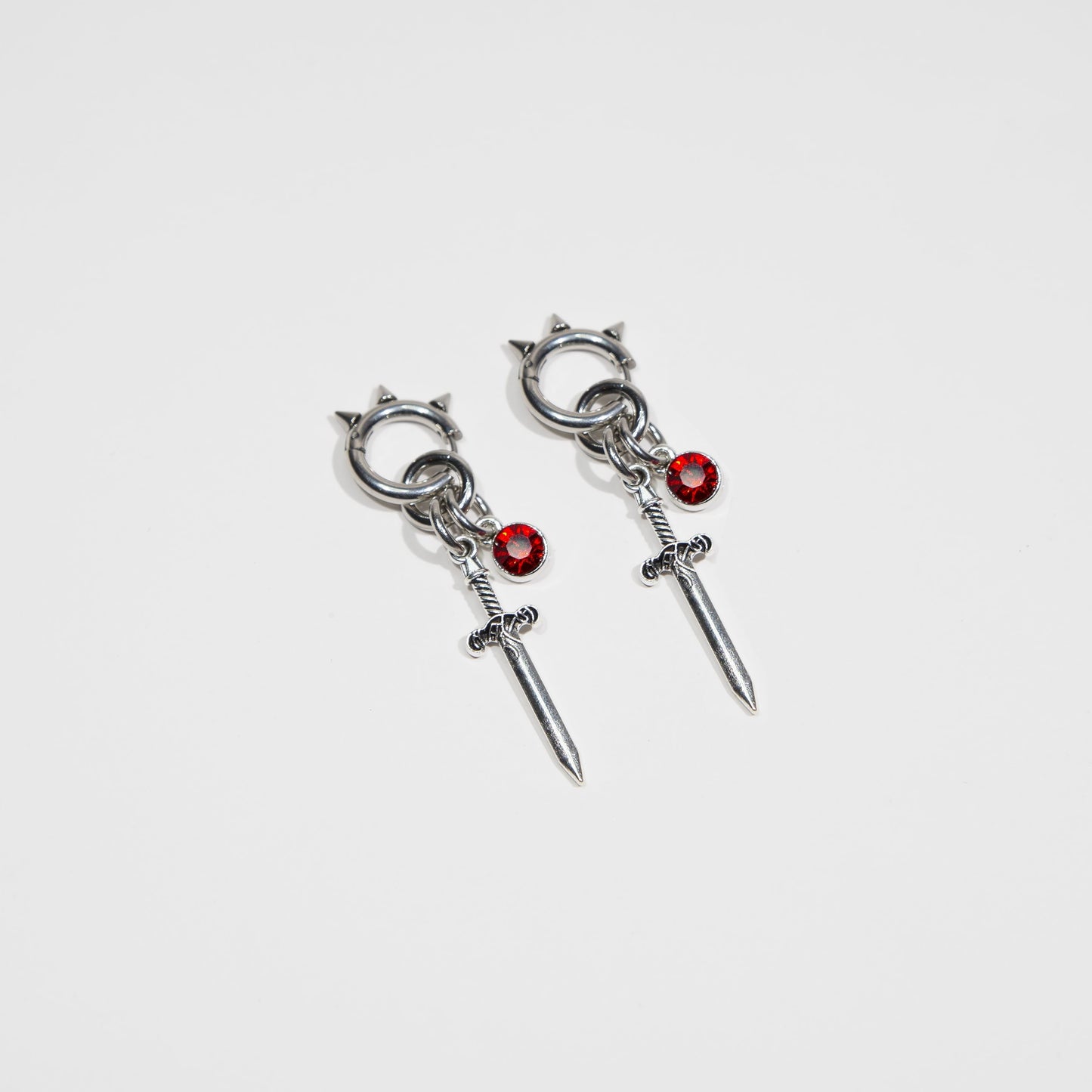 Boucles d'oreille en acier inoxydable strass rouge. Bijoux y2k. Bijoux punk. Bijoux rock. Bijoux glam rock. Bijoux grunge. Boucles d'oreilles Y2K. Boucles d'oreilles punk. Boucles d'oreilles rock. Boucles d'oreilles glam rock. Boucles d'oreilles grunge.