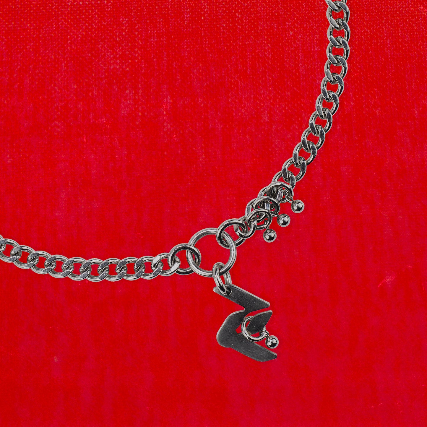 Bijoux en acier inoxydable. Collier en acier inoxydable. Bijoux y2k. Bijoux punk. Bijoux rock. Bijoux glam rock. Bijoux grunge. Colliers Y2K. Colliers punk. Colliers rock. Colliers glam rock. Colliers grunge. Collier Techno. Bijoux Techno. Bijoux design. Collier design. Collier design homme. Bijoux étoile.