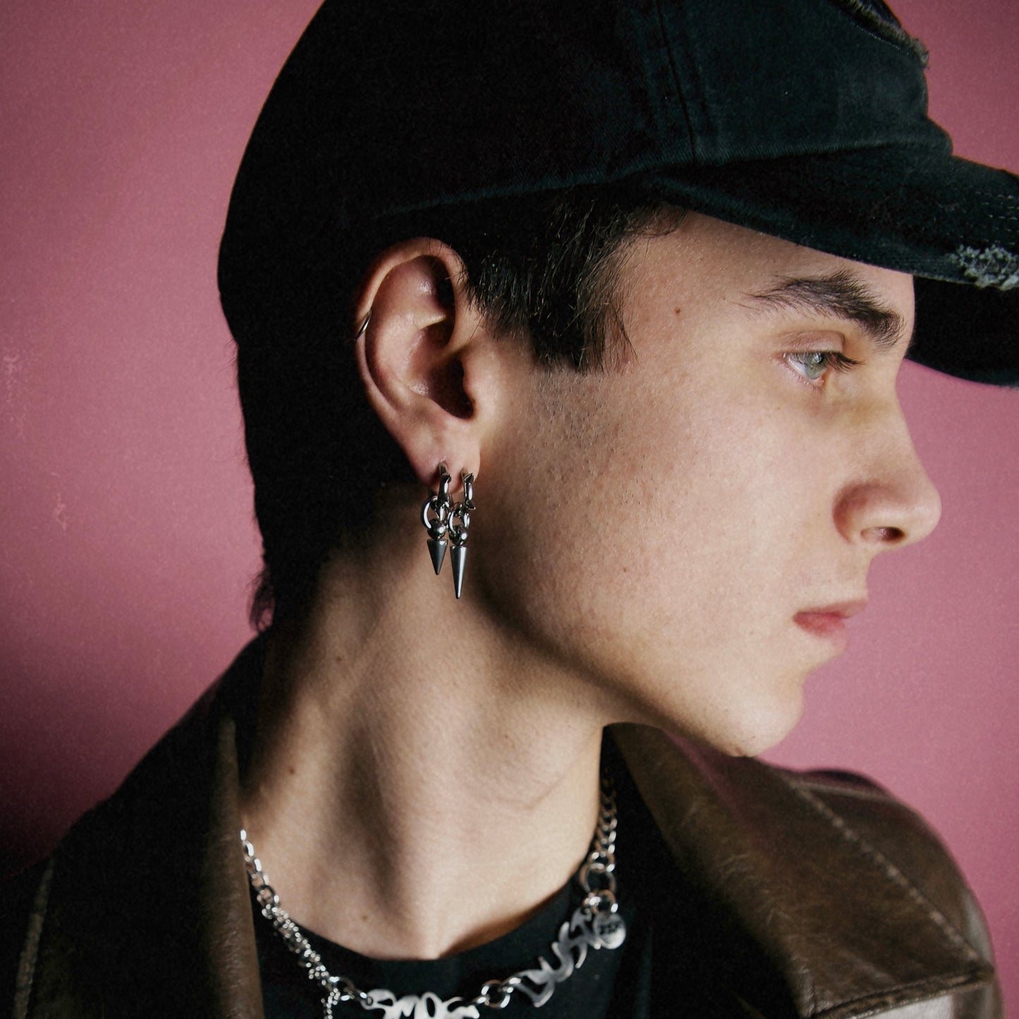 Bijoux y2k. Bijoux punk. Bijoux rock. Bijoux glam rock. Bijoux grunge. Boucles d'oreilles Y2K. Boucles d'oreilles punk. Boucles d'oreilles rock. Boucles d'oreilles glam rock. Boucles d'oreilles grunge. Boucle d'oreille made in France. Boucle Bijoux made in France.