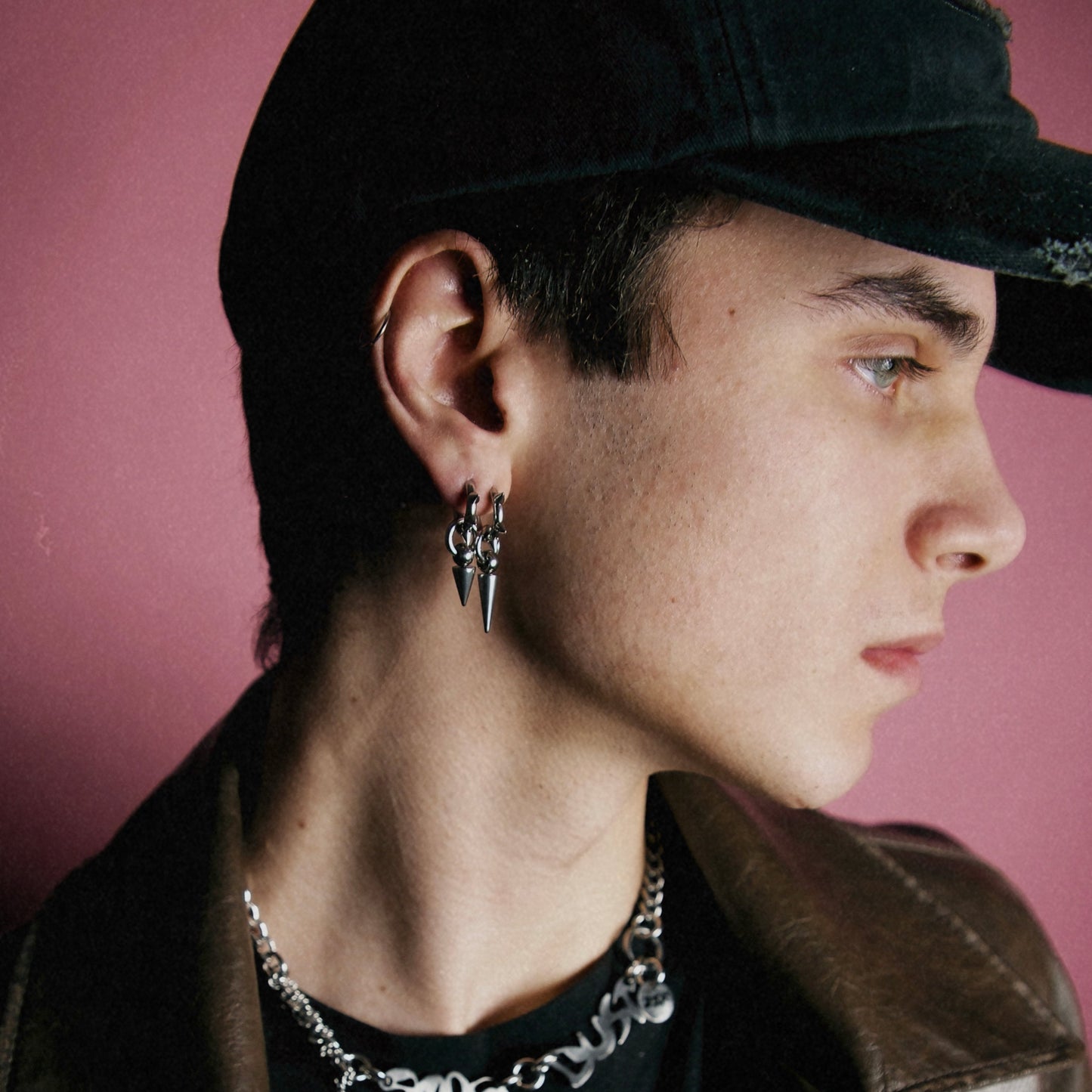 Bijoux y2k. Bijoux punk. Bijoux rock. Bijoux glam rock. Bijoux grunge. Boucles d'oreilles Y2K. Boucles d'oreilles punk. Boucles d'oreilles rock. Boucles d'oreilles glam rock. Boucles d'oreilles grunge. Boucle d'oreille made in France. Boucle Bijoux made in France.