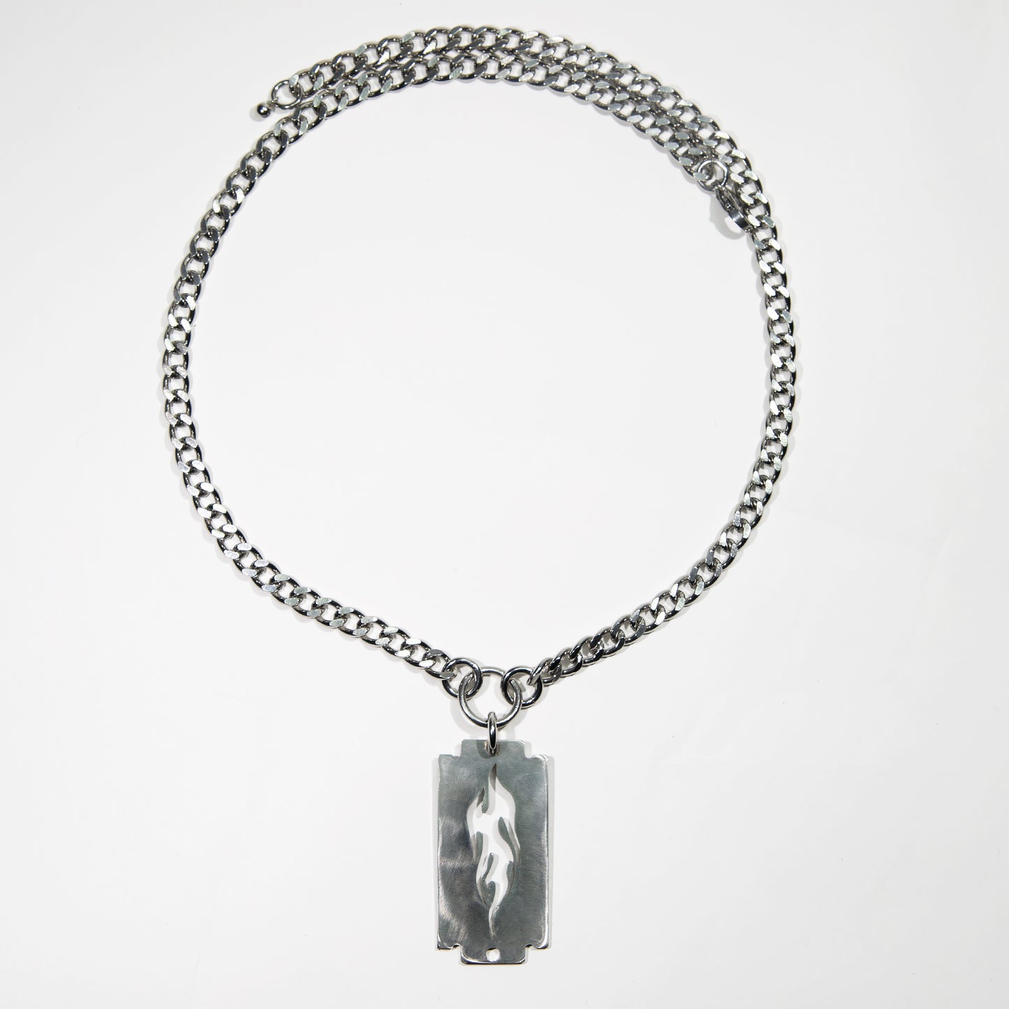 collier en acier inoxydable et fer à strass turquoise. Bijoux y2k. Bijoux punk. Bijoux rock. Bijoux glam rock. Bijoux grunge. Colliers Y2K. Colliers punk. Colliers rock. Colliers glam rock. Colliers grunge.