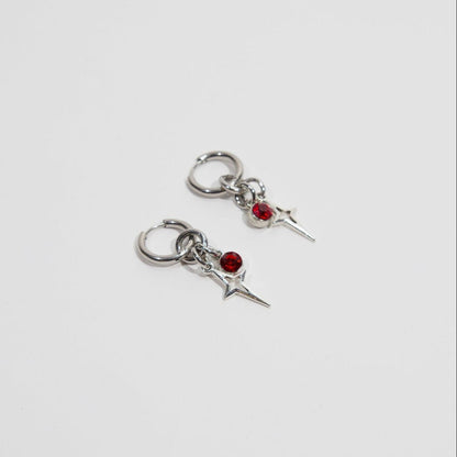 boucle d'oreille en acier inoxydable strass rouge.  Bijoux y2k. Bijoux punk. Bijoux rock. Bijoux glam rock. Bijoux grunge. Boucles d'oreilles Y2K. Boucles d'oreilles punk. Boucles d'oreilles rock. Boucles d'oreilles glam rock. Boucles d'oreilles grunge.