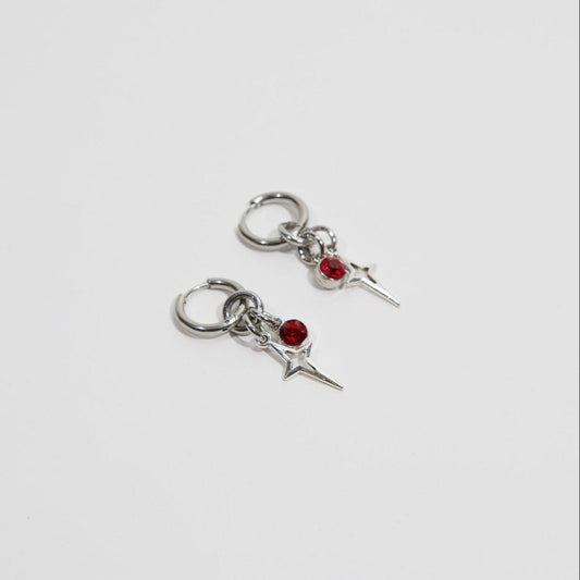 boucle d'oreille en acier inoxydable strass rouge.  Bijoux y2k. Bijoux punk. Bijoux rock. Bijoux glam rock. Bijoux grunge. Boucles d'oreilles Y2K. Boucles d'oreilles punk. Boucles d'oreilles rock. Boucles d'oreilles glam rock. Boucles d'oreilles grunge.