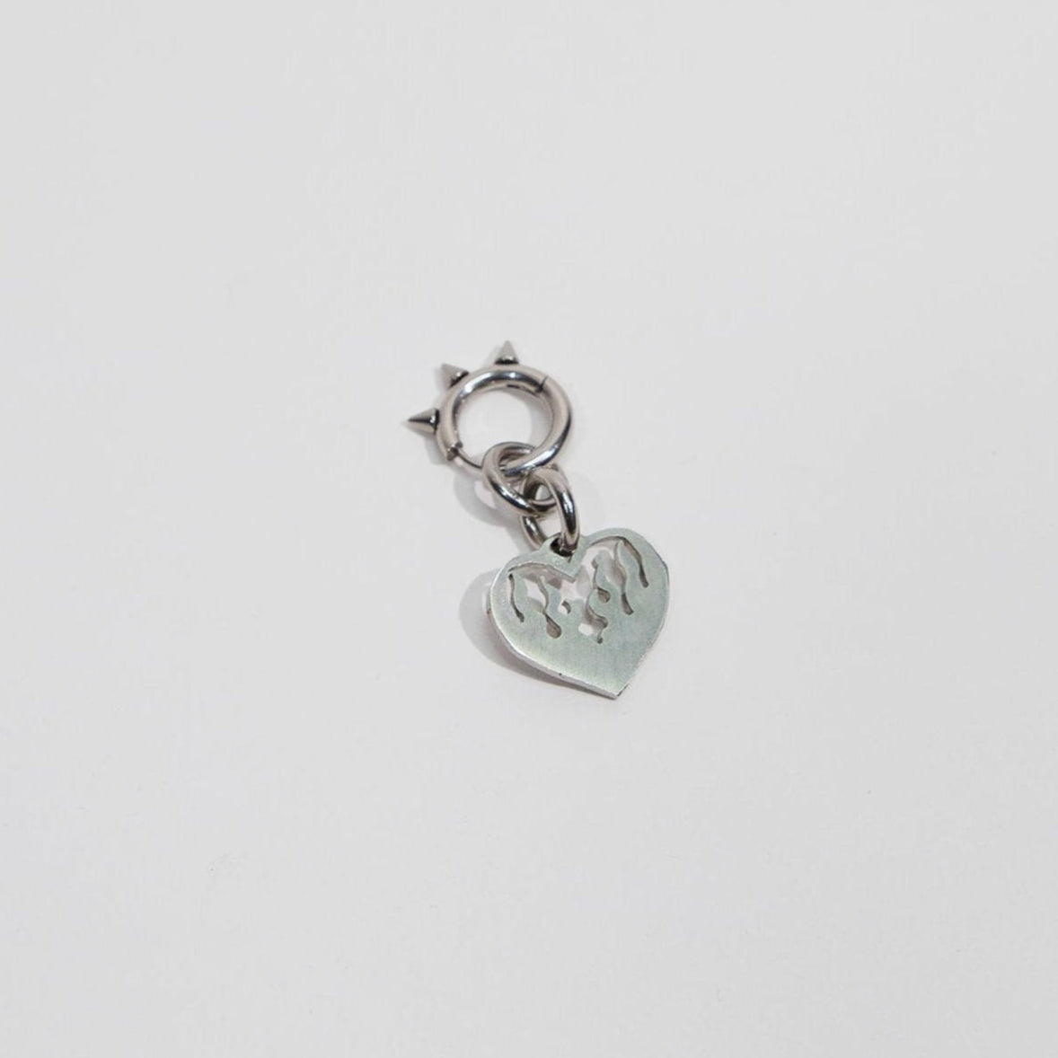 Bijoux y2k. Bijoux punk. Bijoux rock. Bijoux glam rock. Bijoux grunge. Boucles d'oreilles Y2K. Boucles d'oreilles punk. Boucles d'oreilles rock. Boucles d'oreilles glam rock. Boucles d'oreilles grunge.