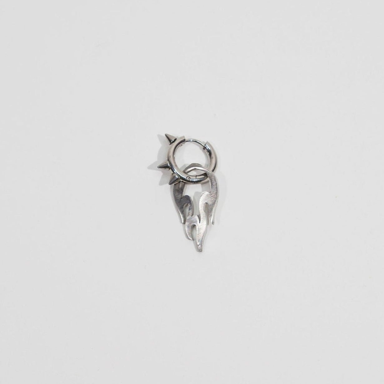 boucle d'oreille en acier inoxydable. Bijoux y2k. Bijoux punk. Bijoux rock. Bijoux glam rock. Bijoux grunge. Boucles d'oreilles Y2K. Boucles d'oreilles punk. Boucles d'oreilles rock. Boucles d'oreilles glam rock. Boucles d'oreilles grunge. Boucles d'oreille made in France. 