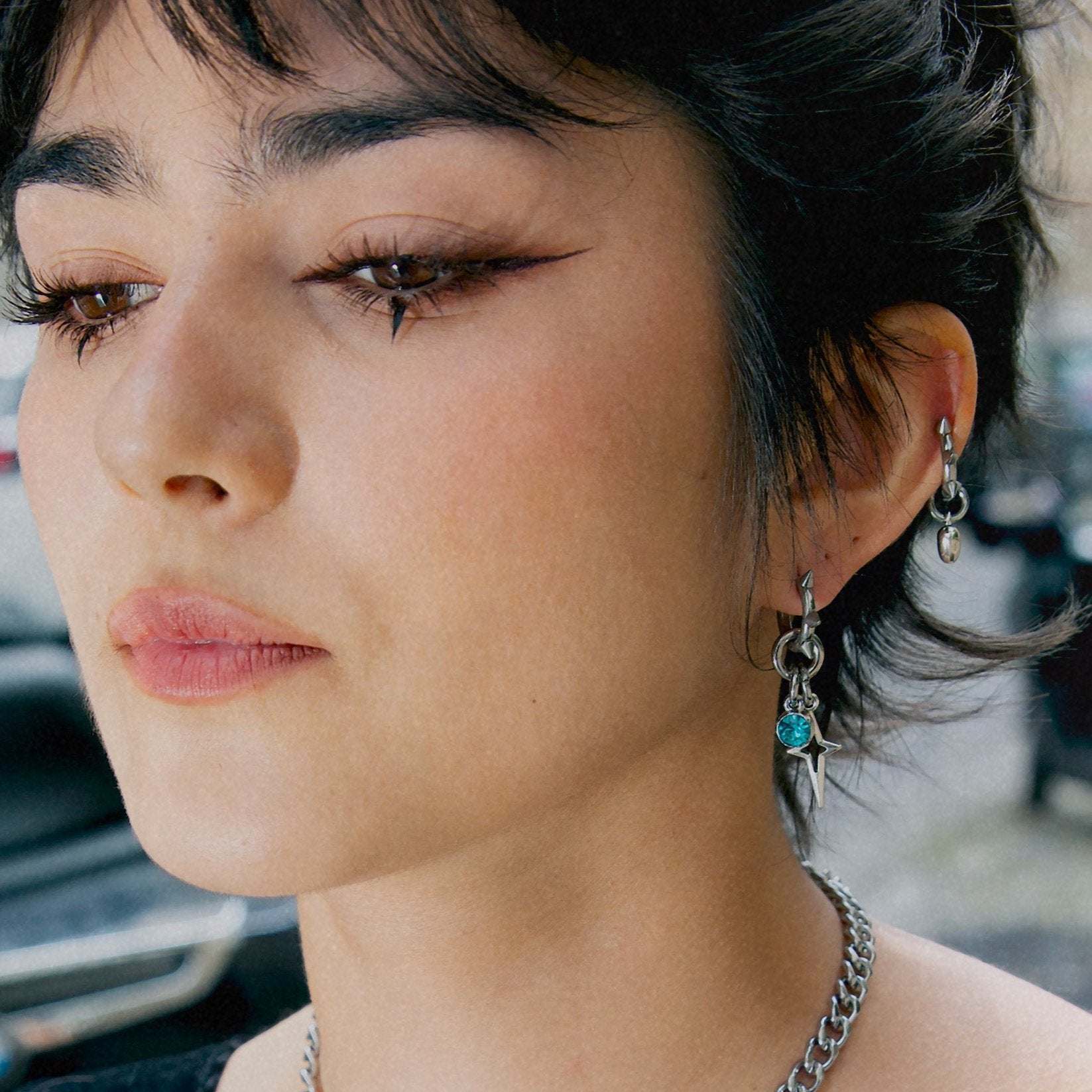 boucle d'oreille punk en acier inoxydable strass bleu ciel. Bijoux y2k. Bijoux punk. Bijoux rock. Bijoux glam rock. Bijoux grunge. Boucles d'oreilles Y2K. Boucles d'oreilles punk. Boucles d'oreilles rock. Boucles d'oreilles glam rock. Boucles d'oreilles grunge.