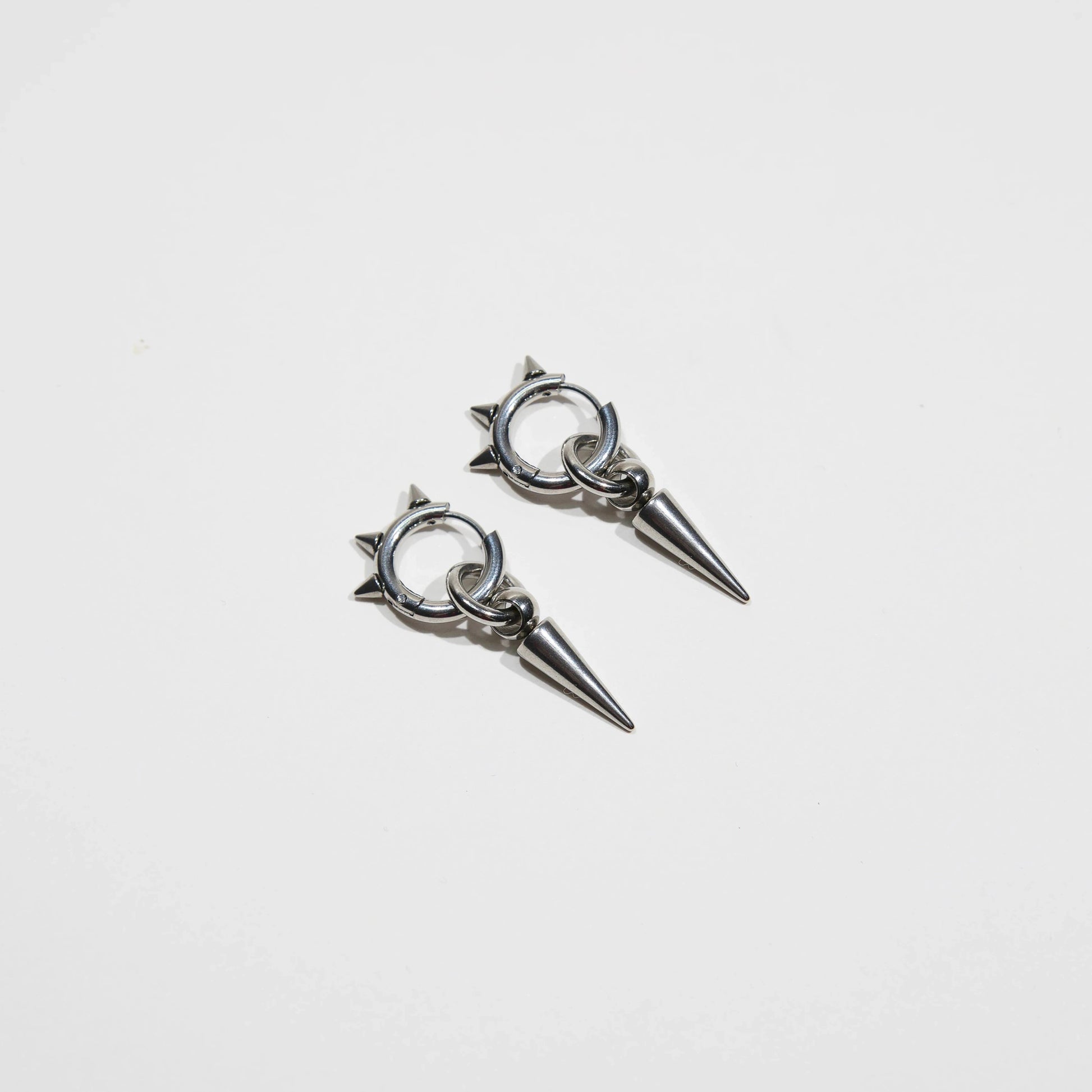 Bijoux y2k. Bijoux punk. Bijoux rock. Bijoux glam rock. Bijoux grunge. Boucles d'oreilles Y2K. Boucles d'oreilles punk. Boucles d'oreilles rock. Boucles d'oreilles glam rock. Boucles d'oreilles grunge.