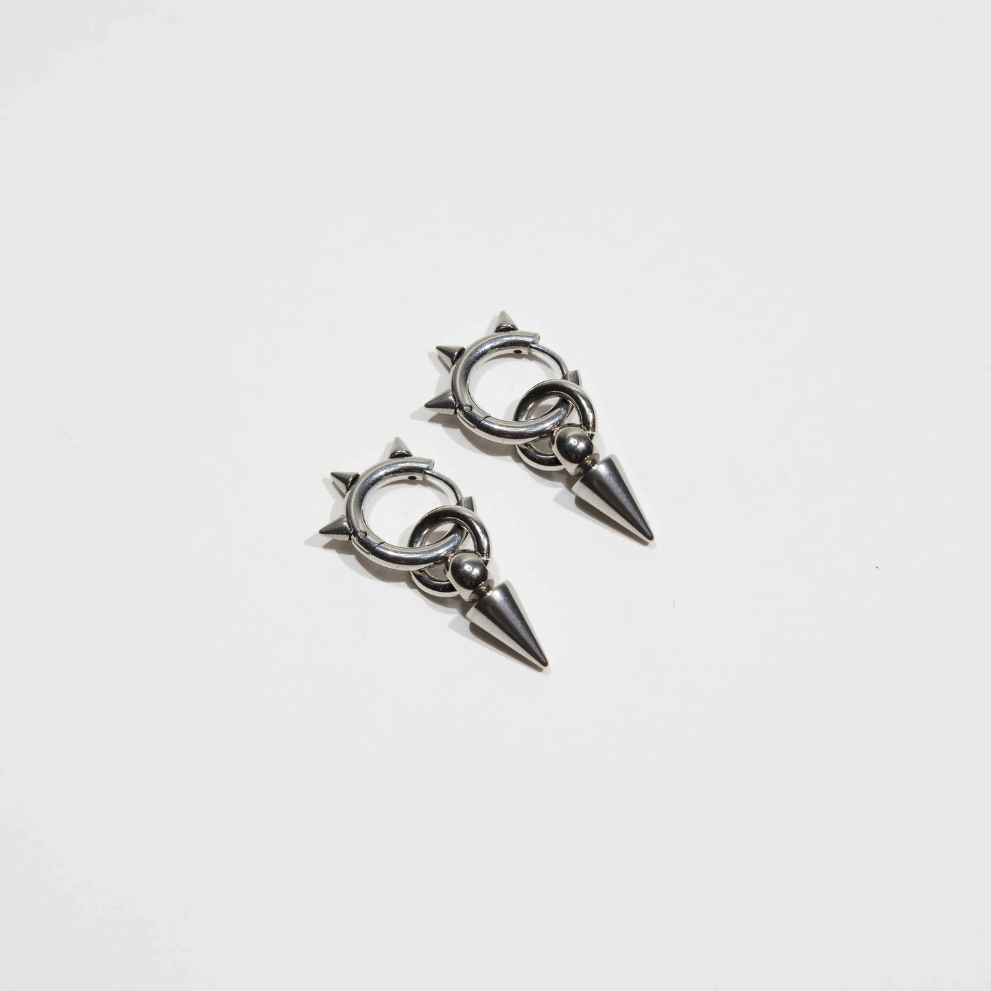 Bijoux y2k. Bijoux punk. Bijoux rock. Bijoux glam rock. Bijoux grunge. Boucles d'oreilles Y2K. Boucles d'oreilles punk. Boucles d'oreilles rock. Boucles d'oreilles glam rock. Boucles d'oreilles grunge. Boucles d'oreille unisex. Boucles d'oreille techno. Bijoux techno.