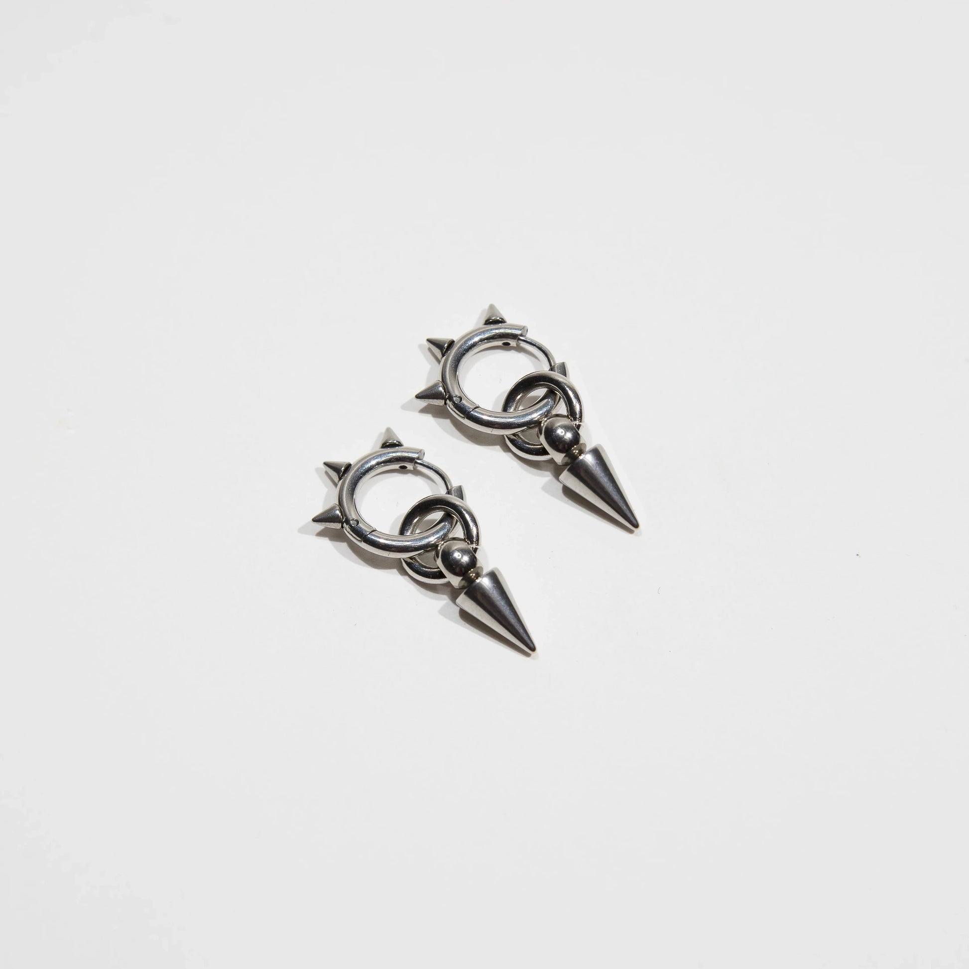 Bijoux y2k. Bijoux punk. Bijoux rock. Bijoux glam rock. Bijoux grunge. Boucles d'oreilles Y2K. Boucles d'oreilles punk. Boucles d'oreilles rock. Boucles d'oreilles glam rock. Boucles d'oreilles grunge. Boucles d'oreille unisex. Boucles d'oreille techno. Bijoux techno.