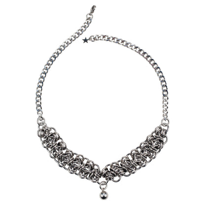 Bijoux en acier inoxydable. Collier en acier inoxydable. Bijoux y2k. Bijoux punk. Bijoux rock. Bijoux glam rock. Bijoux grunge. Colliers Y2K. Colliers punk. Colliers rock. Colliers glam rock. Colliers grunge. Collier Techno. Bijoux Techno. Bijoux design. Collier design. Collier design homme. Collier alt. Bijoux alt. Collier Goth. Bijoux Goth. Bijoux fait main à Paris. Collier pour femme. Collier design. Collier design brut.