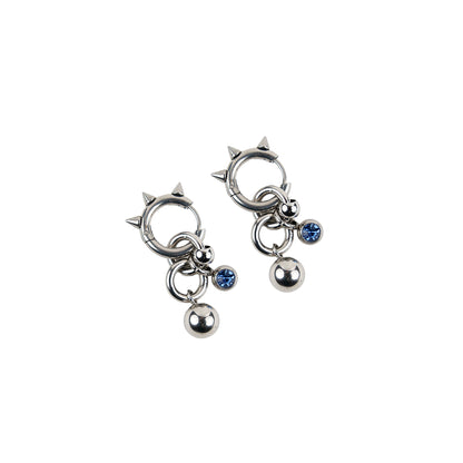 boucle d'oreille en acier inoxydable strass blue.  Bijoux y2k. Bijoux punk. Bijoux rock. Bijoux glam rock. Bijoux grunge. Boucles d'oreilles Y2K. Boucles d'oreilles punk. Boucles d'oreilles rock. Boucles d'oreilles glam rock. Boucles d'oreilles grunge.