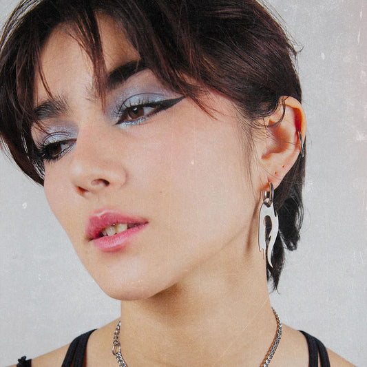 Boucles d'oreilles Y2K. Boucles d'oreilles punk. Boucles d'oreilles rock. Boucles d'oreilles glam rock. Boucles d'oreilles grunge. Bijoux y2k. Bijoux punk. Bijoux rock. Bijoux glam rock. Bijoux grunge. Boucles d'oreille gothique. Bijoux gothique.