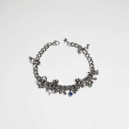 bracelet en acier inoxydable strass rouge. Bijoux y2k. Bijoux punk. Bijoux rock. Bijoux glam rock. Bijoux grunge. Bracelets Y2K. Bracelets punk. Bracelets rock. Bracelets glam rock. Bracelets grunge. Bracelets made in France. Bracelet pour homme