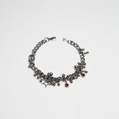 bracelet en acier inoxydable strass rouge. Bijoux y2k. Bijoux punk. Bijoux rock. Bijoux glam rock. Bijoux grunge. Bracelets Y2K. Bracelets punk. Bracelets rock. Bracelets glam rock. Bracelets grunge. Bracelets made in France. Bracelet pour homme