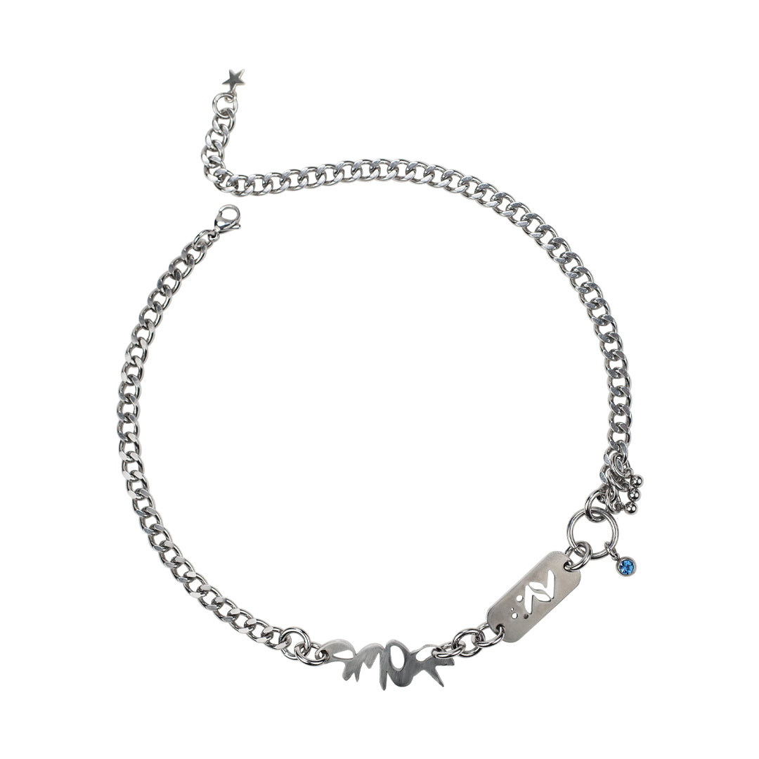 Bijoux en acier inoxydable. Collier en acier inoxydable. Bijoux y2k. Bijoux punk. Bijoux rock. Bijoux glam rock. Bijoux grunge. Colliers Y2K. Colliers punk. Colliers rock. Colliers glam rock. Colliers grunge. Collier made in France. Bijoux made in France. Collier pour homme. Collier techno.