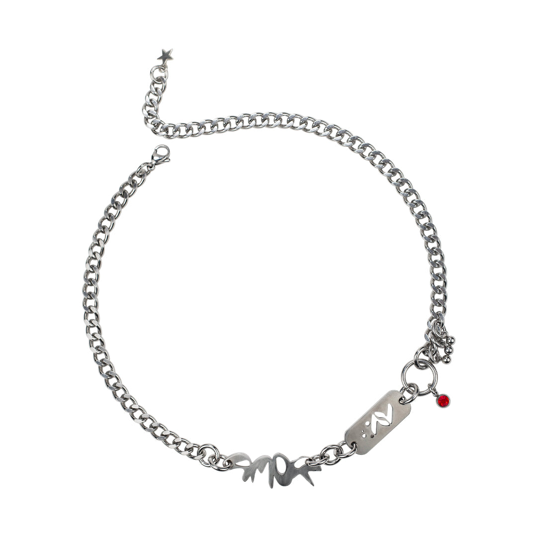 Bijoux en acier inoxydable. Collier en acier inoxydable. Bijoux y2k. Bijoux punk. Bijoux rock. Bijoux glam rock. Bijoux grunge. Colliers Y2K. Colliers punk. Colliers rock. Colliers glam rock. Colliers grunge. Collier made in France. Bijoux made in France. Collier pour homme. Collier techno.