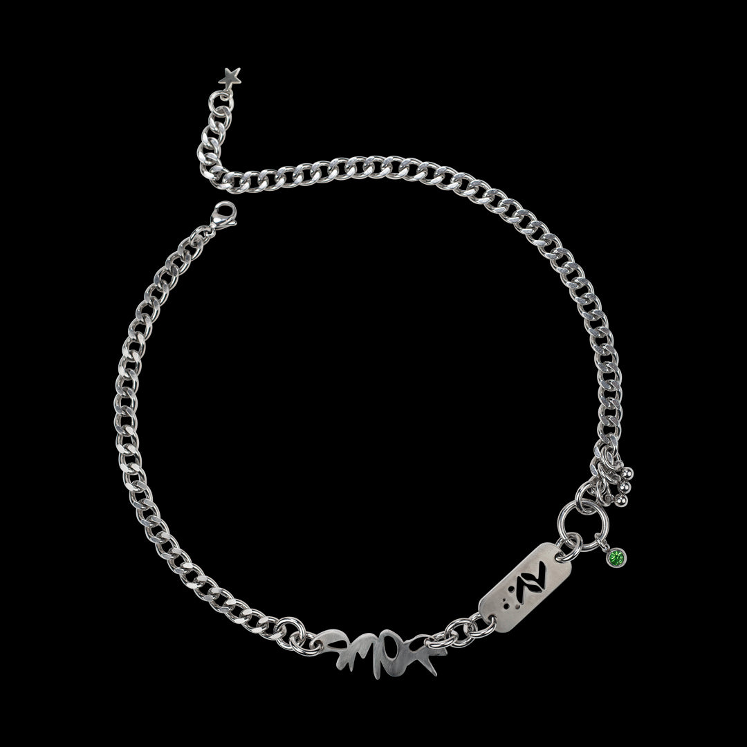 Bijoux en acier inoxydable. Collier en acier inoxydable. Bijoux y2k. Bijoux punk. Bijoux rock. Bijoux glam rock. Bijoux grunge. Colliers Y2K. Colliers punk. Colliers rock. Colliers glam rock. Colliers grunge. Collier made in France. Bijoux made in France. Collier pour homme. Collier techno.