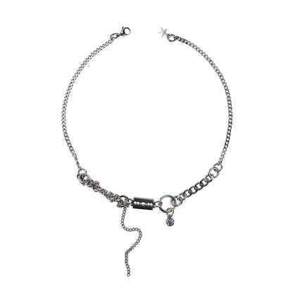 collier en acier inoxydable et fer à strass violet. Bijoux y2k. Bijoux punk. Bijoux rock. Bijoux glam rock. Bijoux grunge. Colliers Y2K. Colliers punk. Colliers rock. Colliers glam rock. Colliers grunge.