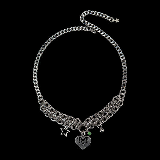 Bijoux en acier inoxydable. Collier en acier inoxydable. Bijoux y2k. Bijoux punk. Bijoux rock. Bijoux glam rock. Bijoux grunge. Colliers Y2K. Colliers punk. Colliers rock. Colliers glam rock. Colliers grunge. Collier Techno. Bijoux Techno. Bijoux design. Collier design. Collier design homme. Collier design femme.