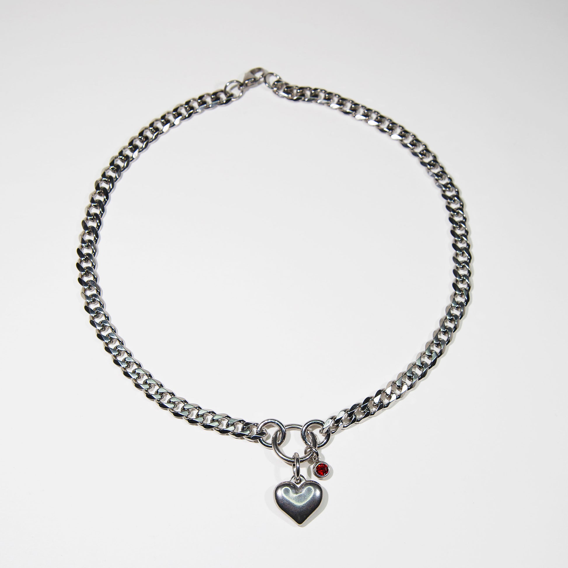Bijoux en acier inoxydable. Collier en acier inoxydable. Bijoux y2k. Bijoux punk. Bijoux rock. Bijoux glam rock. Bijoux grunge. Colliers Y2K. Colliers punk. Colliers rock. Colliers glam rock. Colliers grunge. Collier made in France. Bijoux made in France. Collier pour homme. Collier techno.