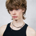 Bijoux en acier inoxydable. Collier en acier inoxydable. Bijoux y2k. Bijoux punk. Bijoux rock. Bijoux glam rock. Bijoux grunge. Colliers Y2K. Colliers punk. Colliers rock. Colliers glam rock. Colliers grunge. Collier made in France. Bijoux made in France. Collier pour homme. Collier techno.