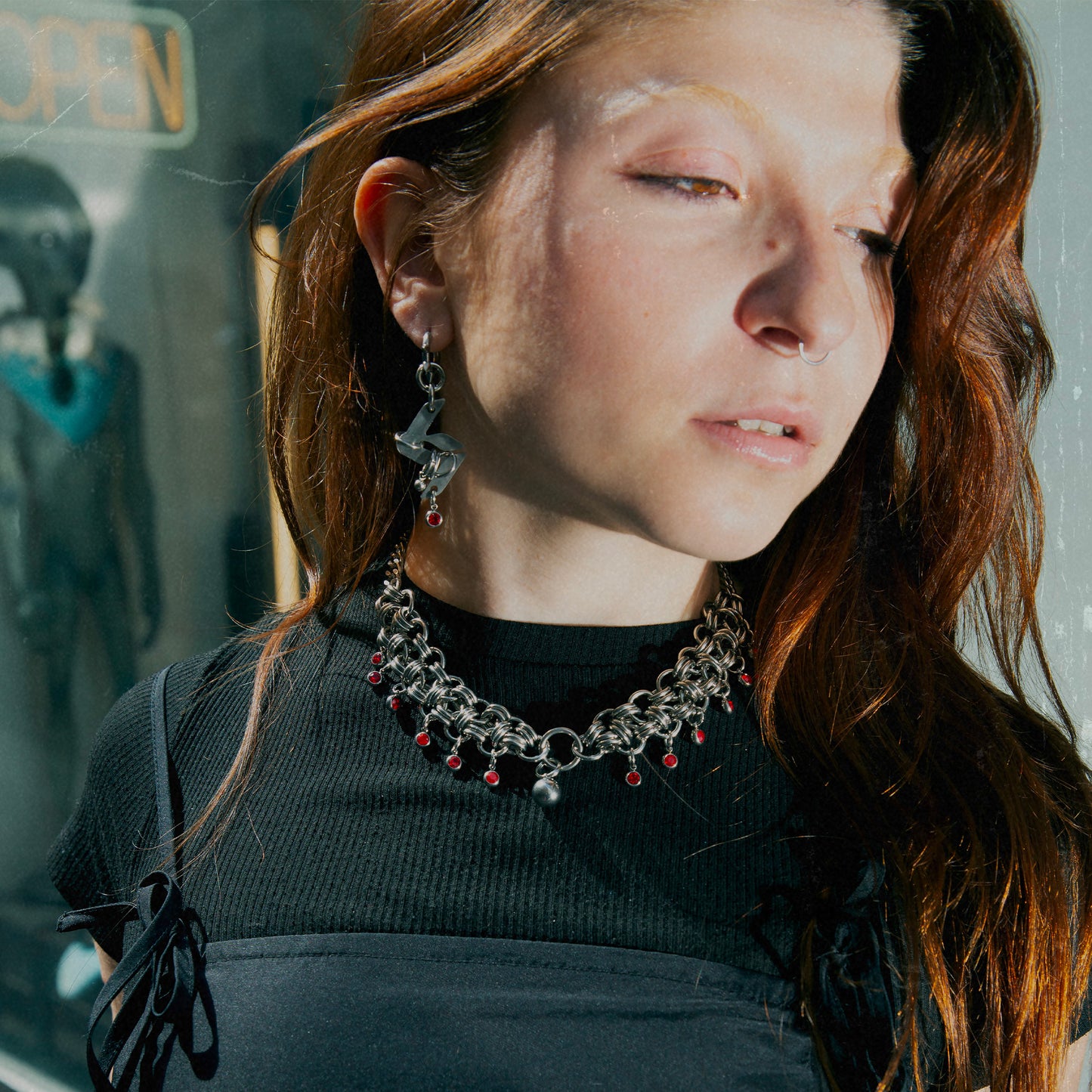 Bijoux en acier inoxydable. Collier en acier inoxydable. Bijoux y2k. Bijoux punk. Bijoux rock. Bijoux glam rock. Bijoux grunge. Colliers Y2K. Colliers punk. Colliers rock. Colliers glam rock. Colliers grunge. Collier Techno. Bijoux Techno. Bijoux design. Collier design. Collier design homme. 