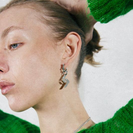 boucle d'oreille en acier inoxydable. Bijoux y2k. Bijoux punk. Bijoux rock. Bijoux glam rock. Bijoux grunge. Bijoux gothiques. Boucles d'oreilles Y2K. Boucles d'oreilles punk. Boucles d'oreilles rock. Boucles d'oreilles glam rock. Boucles d'oreilles grunge. Boucles d'oreille gothiques. Boucles d'oreille techno. Bijoux techno. Bijoux 90's. Boucle d'oreille 90's.