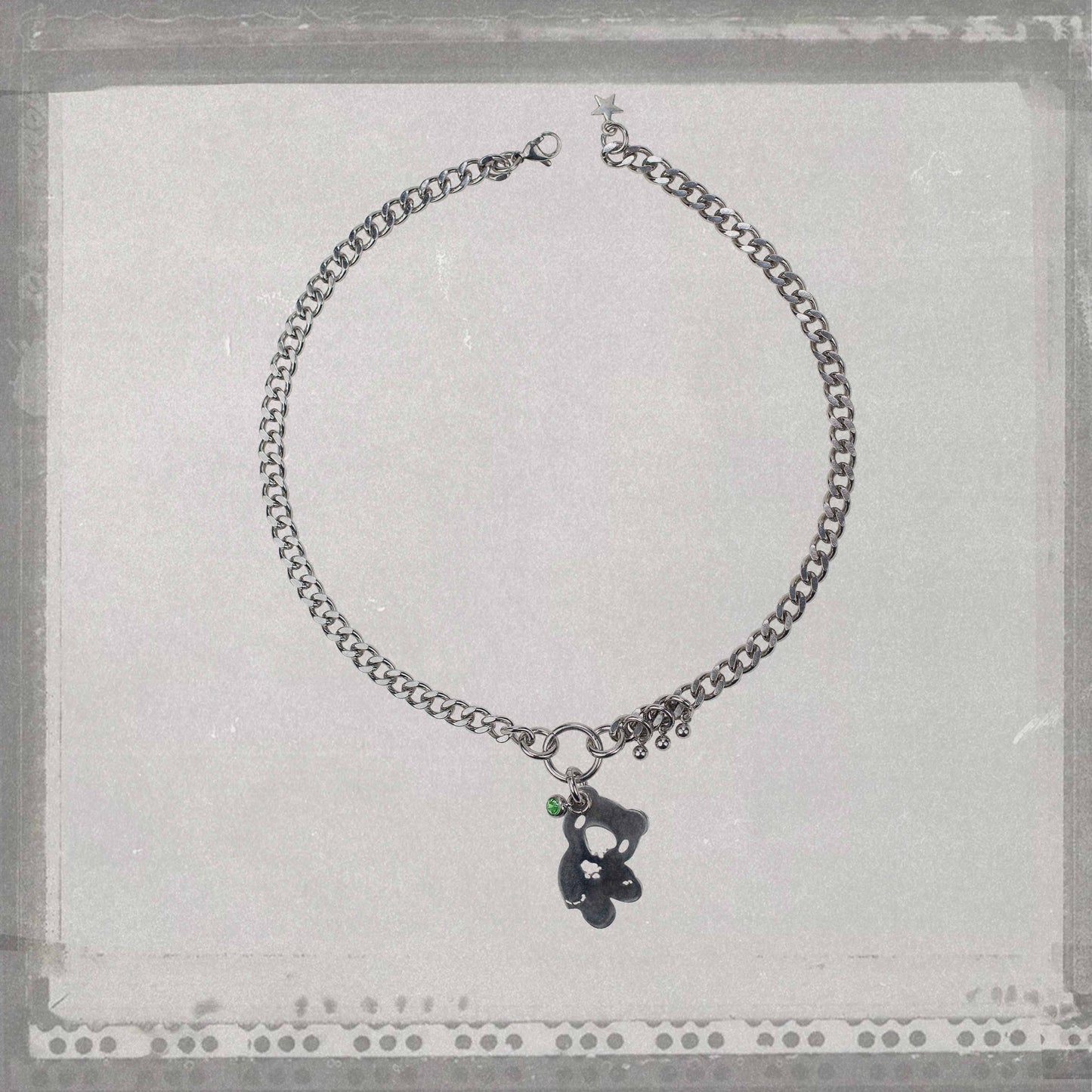 Bijoux en acier inoxydable. Collier en acier inoxydable. Bijoux y2k. Bijoux punk. Bijoux rock. Bijoux glam rock. Bijoux grunge. Colliers Y2K. Colliers punk. Colliers rock. Colliers glam rock. Colliers grunge. Collier made in France. Bijoux made in France. Collier pour homme. Collier techno. Bijoux underground. Bijoux techno. Bijoux aesthetic. Bijoux alternatif. Bijoux Paris. Bijoux resistant. Bijoux original. Bijoux accessible. Bijoux cadeaux. Bijoux style.