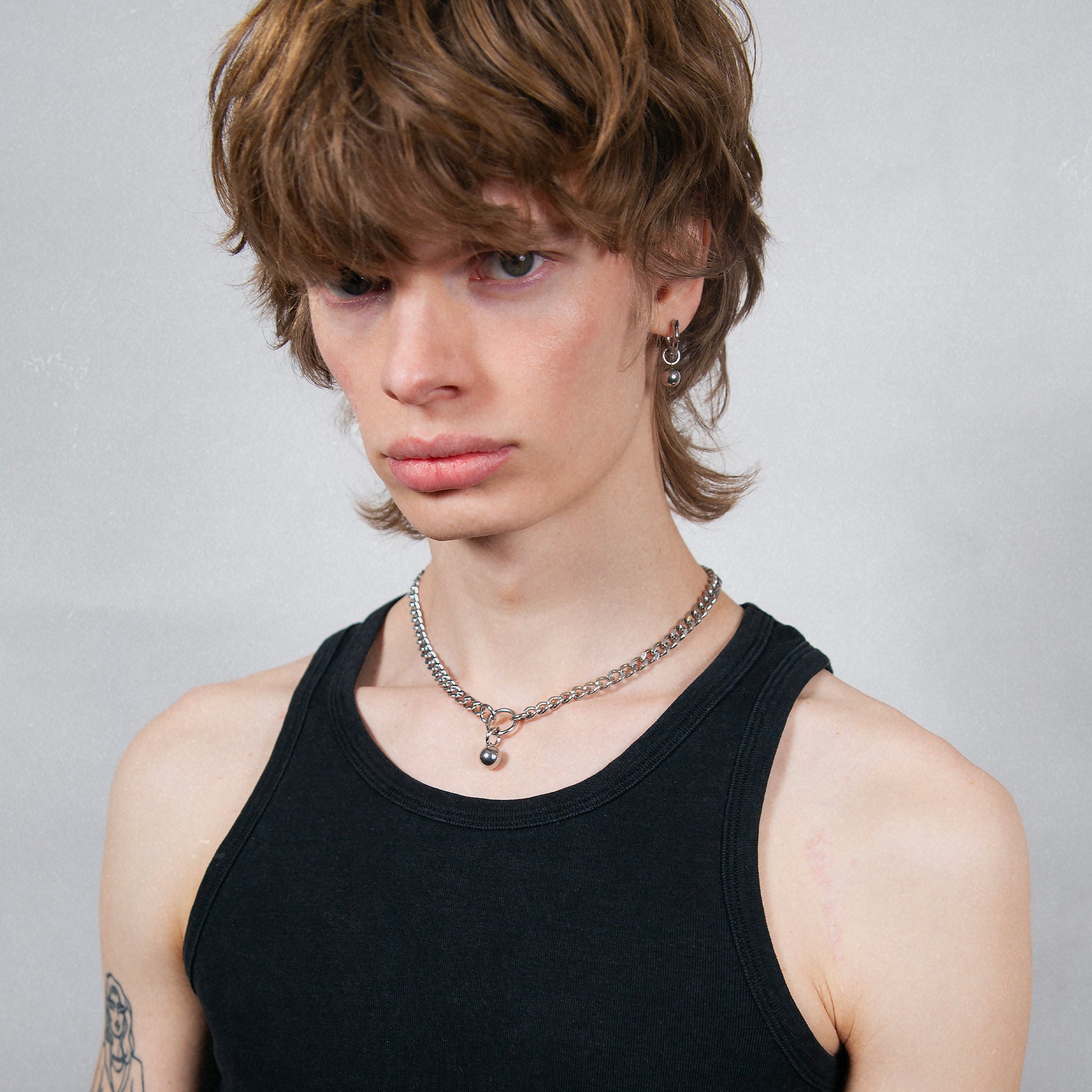 Bijoux en acier inoxydable. Collier en acier inoxydable. Bijoux y2k. Bijoux punk. Bijoux rock. Bijoux glam rock. Bijoux grunge. Colliers Y2K. Colliers punk. Colliers rock. Colliers glam rock. Colliers grunge.