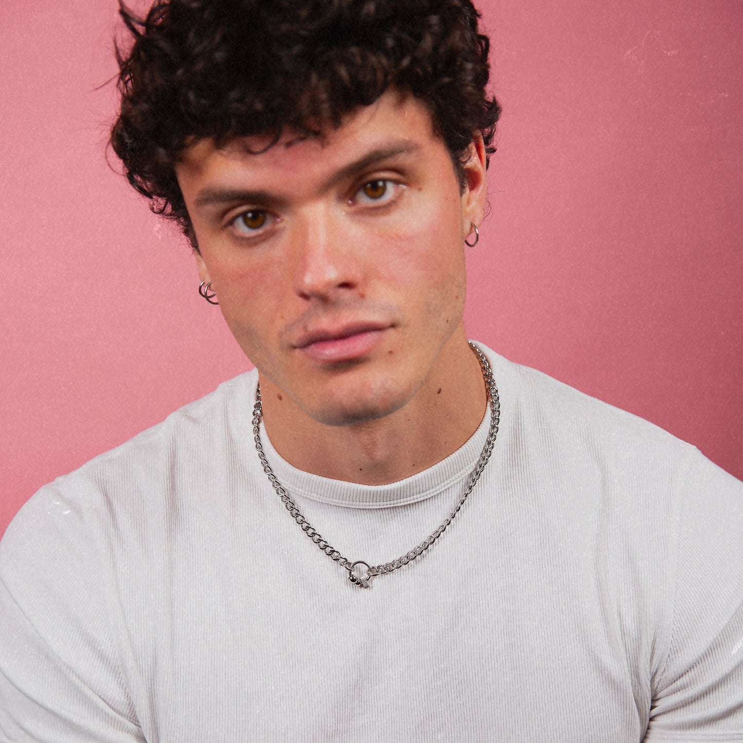 Bijoux en acier inoxydable. Collier en acier inoxydable. Bijoux y2k. Bijoux punk. Bijoux rock. Bijoux glam rock. Bijoux grunge. Colliers Y2K. Colliers punk. Colliers rock. Colliers glam rock. Colliers grunge. Collier Techno. Bijoux Techno. Bijoux design. Collier design. Collier design homme. Bijoux étoile. Bijou brut.